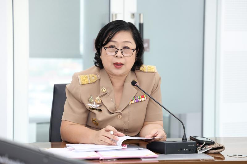 นางศิริลักษณ์ มีม�