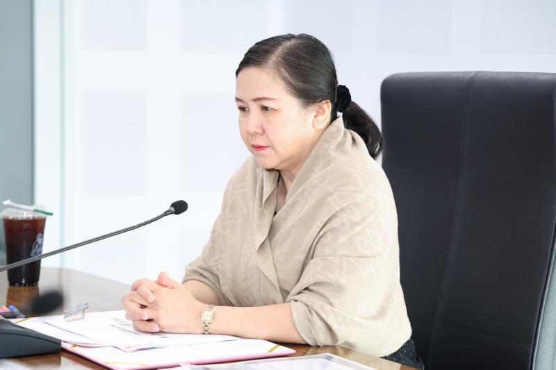 นางศิริลักษณ์ มีม�