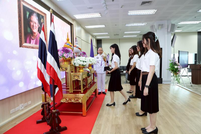 พม. มอบถ้วยรางวัลพ