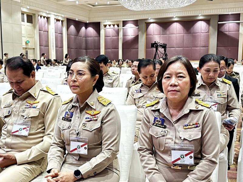 นางสาวสุนีย์ ศรีส�