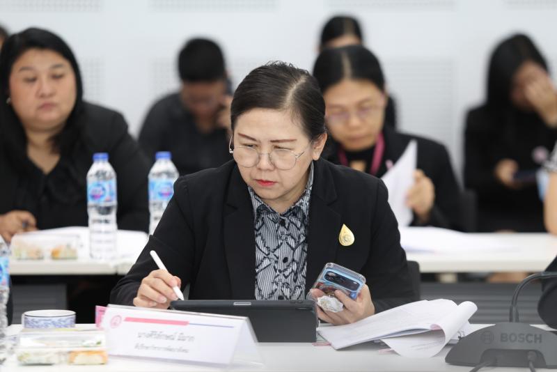 ปลัด พม. เป็นประธา�