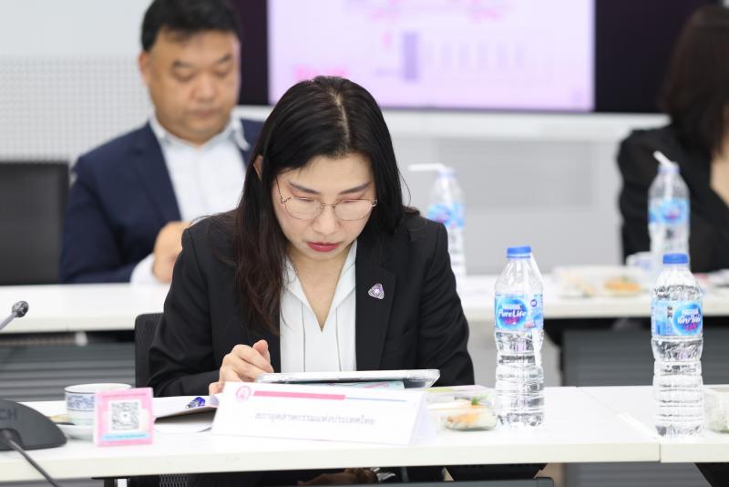ปลัด พม. เป็นประธา�
