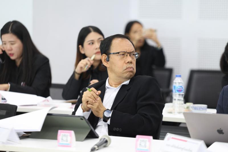 ปลัด พม. เป็นประธา�