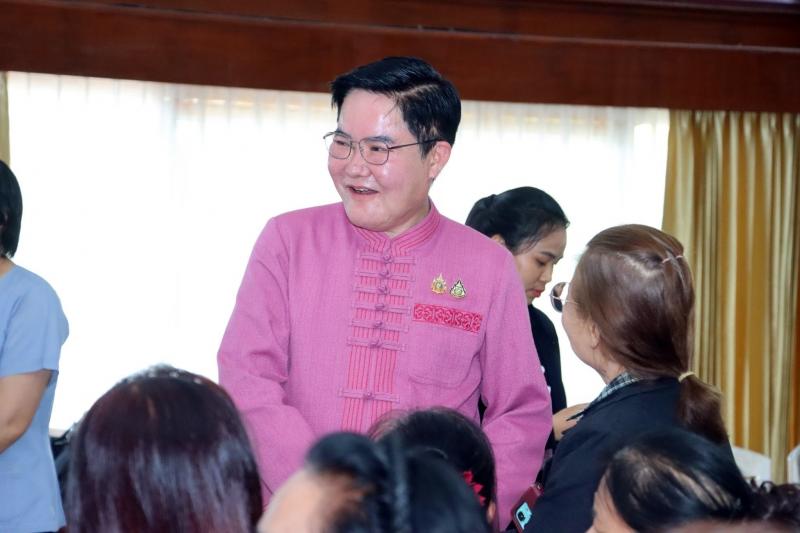 รมว.พม. เป็นประธาน�