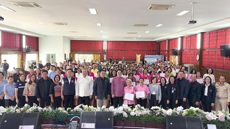รมว.พม. เป็นประธาน�