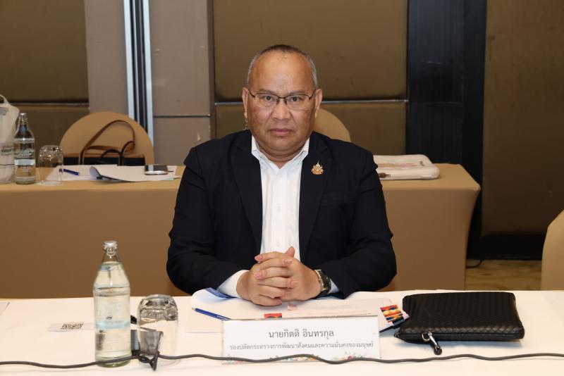 ปลัด พม. เป็นประธา�