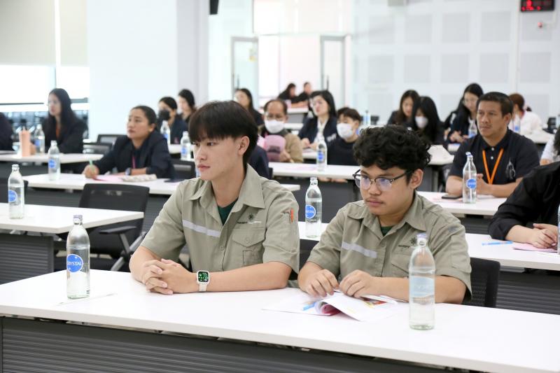 นางเตือนใจ คงสมบั�