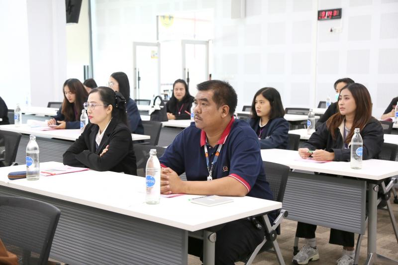 นางเตือนใจ คงสมบั�