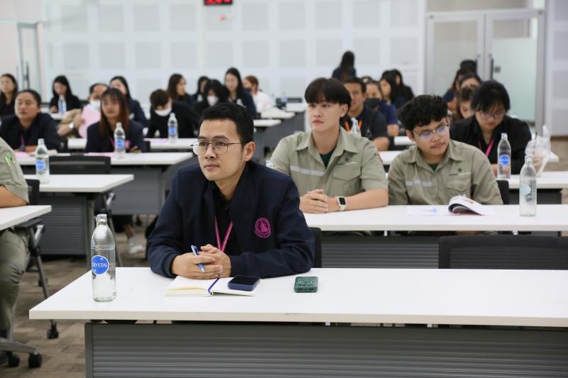 นางเตือนใจ คงสมบั�