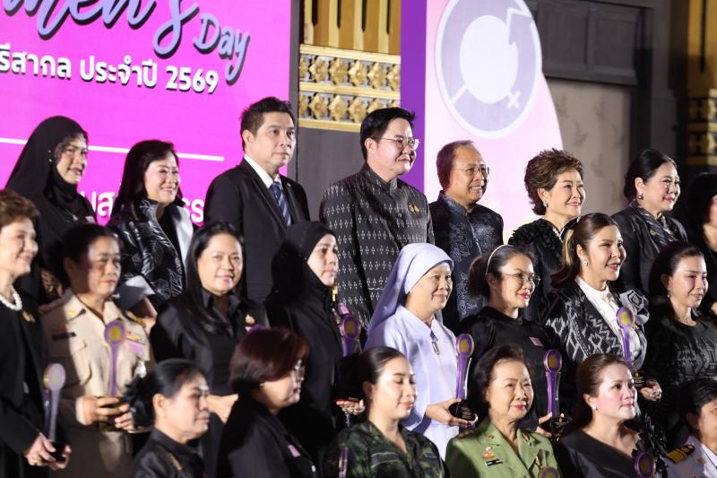 รมว.พม. เป็นประธาน�