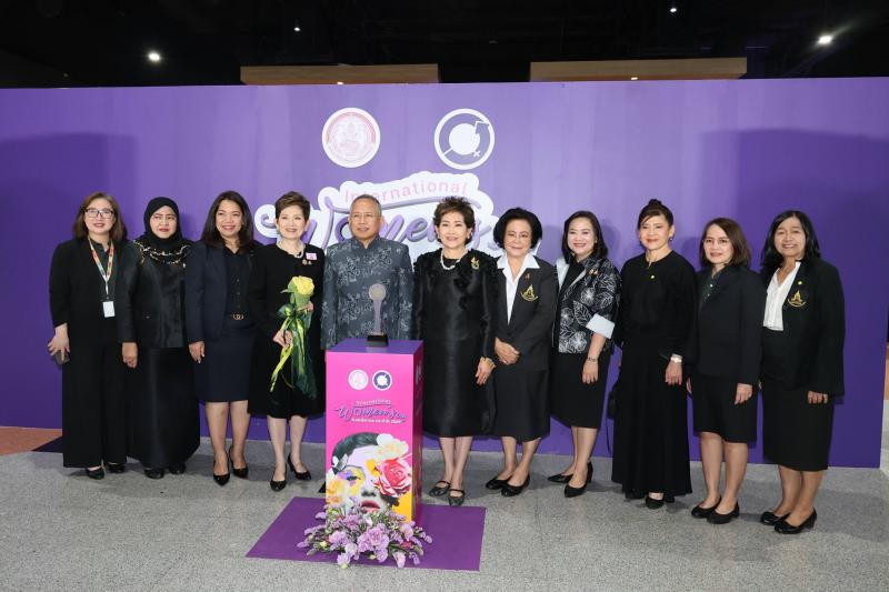 รมว.พม. เป็นประธาน�