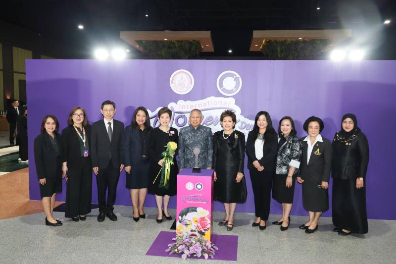รมว.พม. เป็นประธาน�