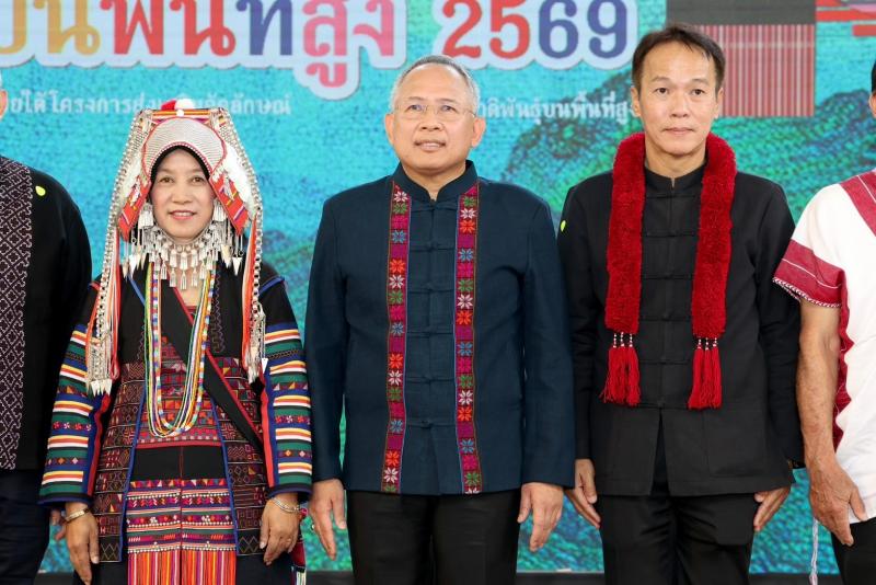 ปลัด พม. เป็นประธา�
