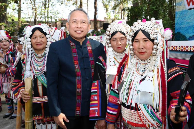 ปลัด พม. เป็นประธา�
