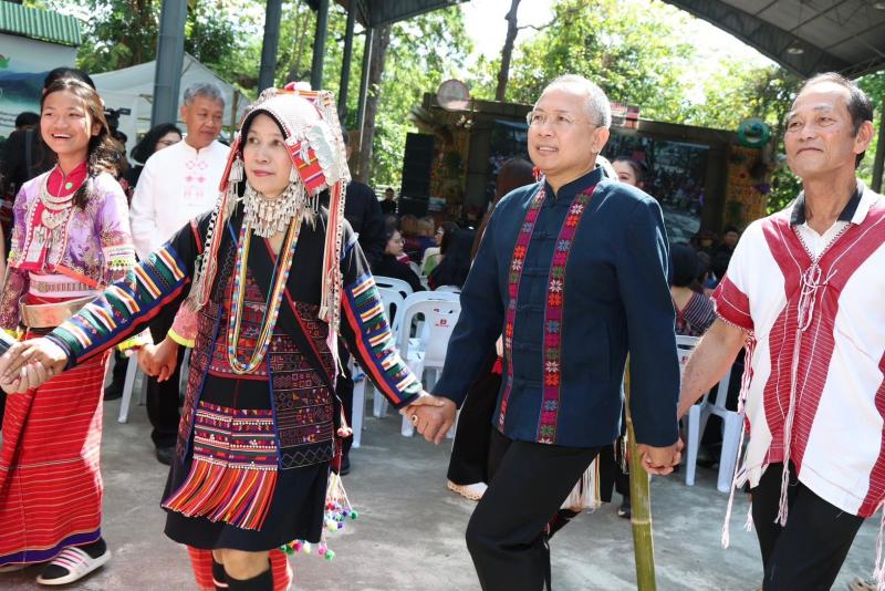 ปลัด พม. เป็นประธา�