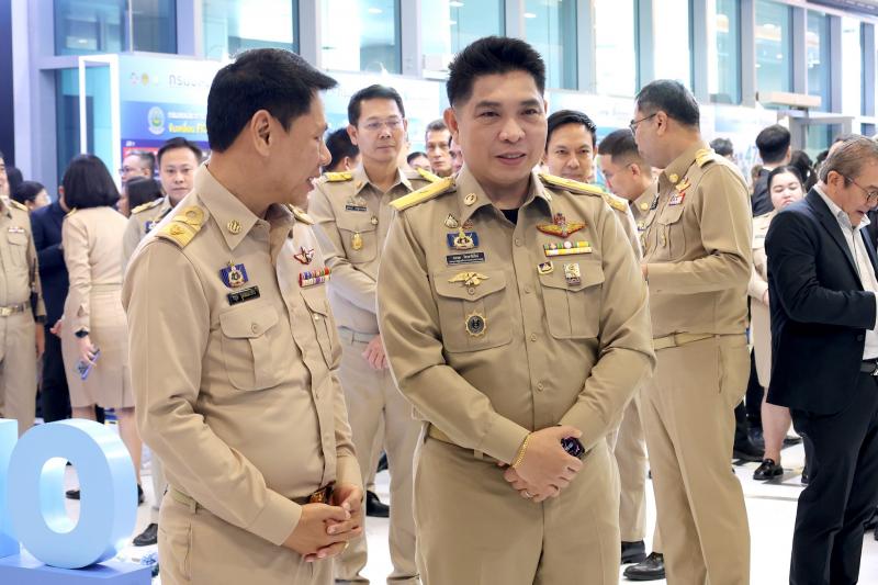 นายกองตรี ดร.ธนกฤต