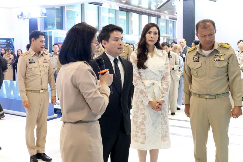 นายกองตรี ดร.ธนกฤต