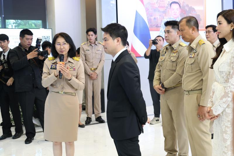 นายกองตรี ดร.ธนกฤต