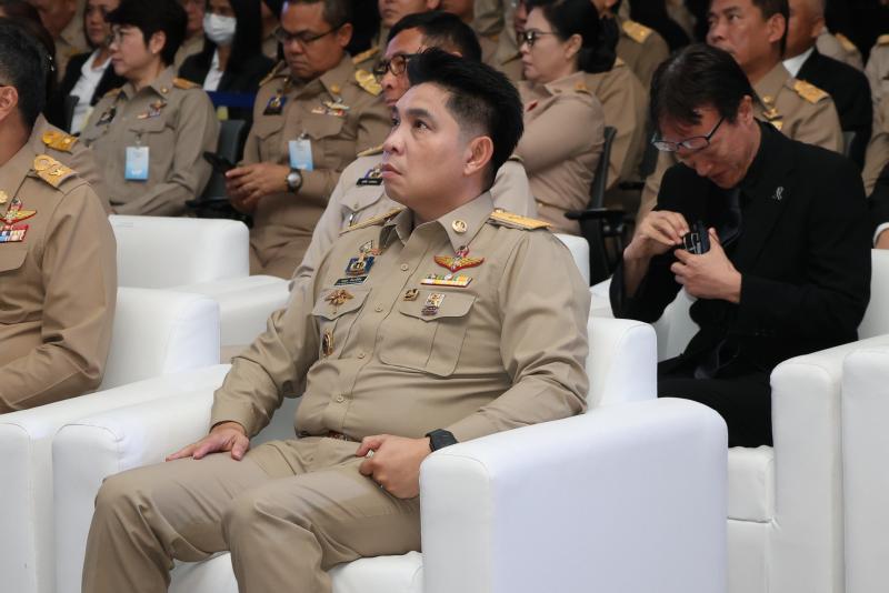 นายกองตรี ดร.ธนกฤต