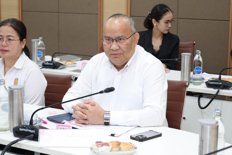 ปลัด พม. เป็นประธา�