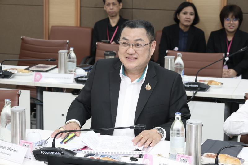 ปลัด พม. เป็นประธา�