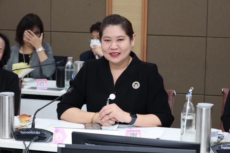 ปลัด พม. เป็นประธา�
