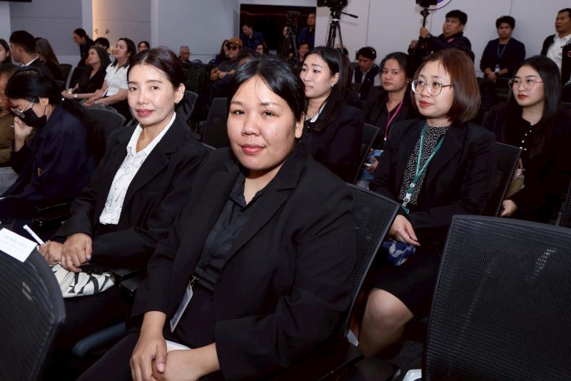 นางเตือนใจ คงสมบั�