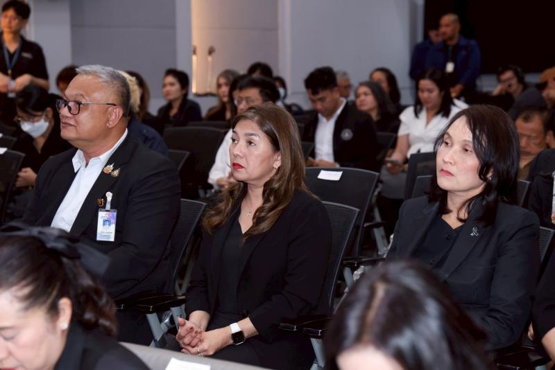 นางเตือนใจ คงสมบั�
