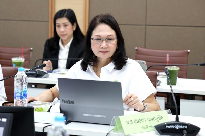 นางสาวสุนีย์ ศรีส�