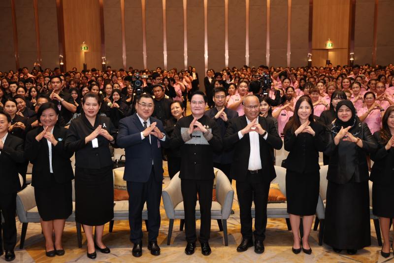 "อัครา" ปั้นทัพ 