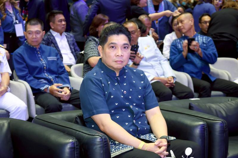 นายกองตรี ดร.ธนกฤต
