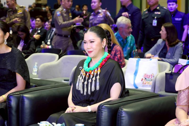 นายกองตรี ดร.ธนกฤต