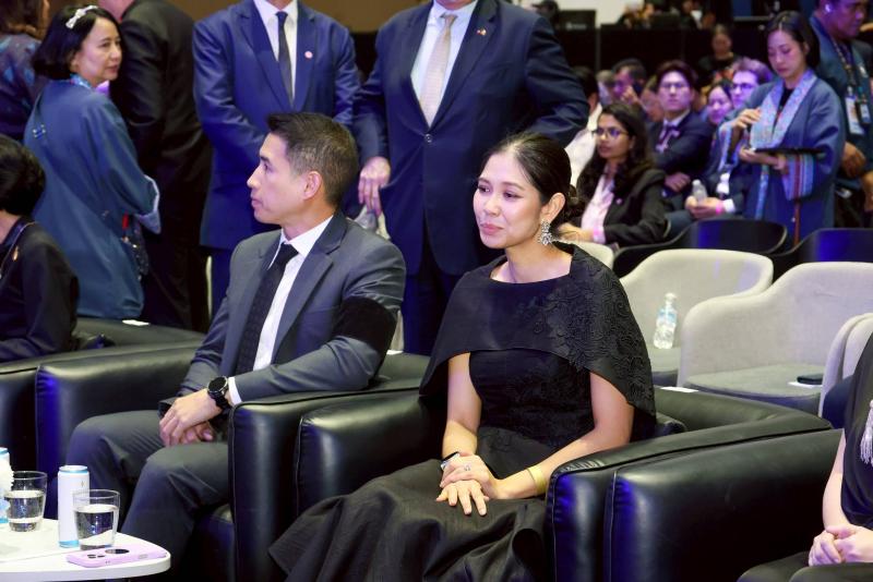 นายกองตรี ดร.ธนกฤต