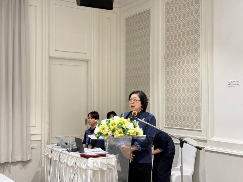 นางศิริลักษณ์ มีม�