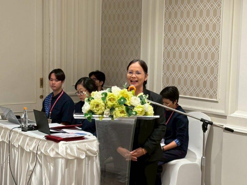 นางศิริลักษณ์ มีม�