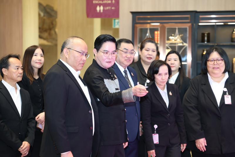 รมว.พม. เป็นประธาน�