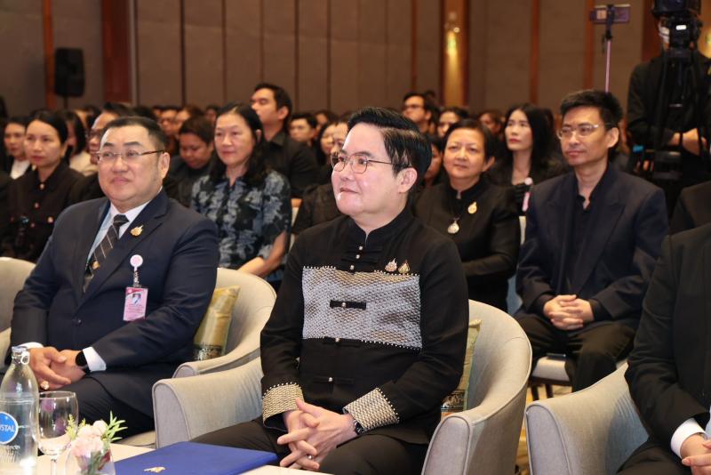 รมว.พม. เป็นประธาน�