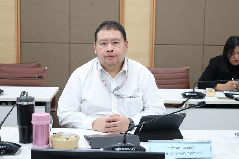 ปลัด พม. เป็นประธา�