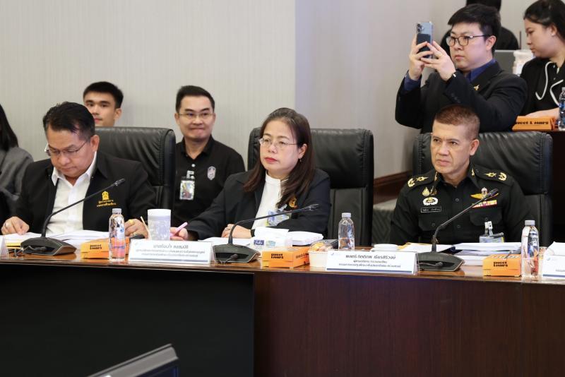 นางเตือนใจ คงสมบั�