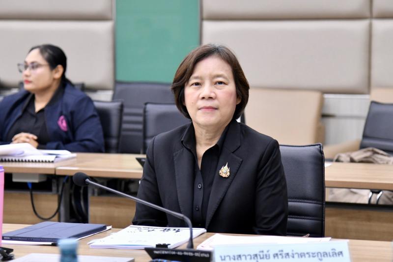 นางสาวสุนีย์ ศรีส�