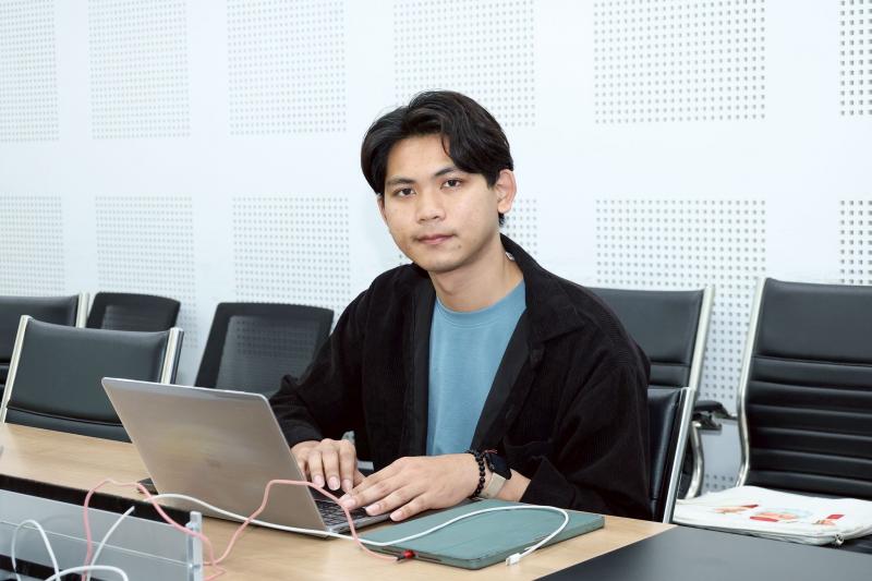 นางศิริลักษณ์ มีม�