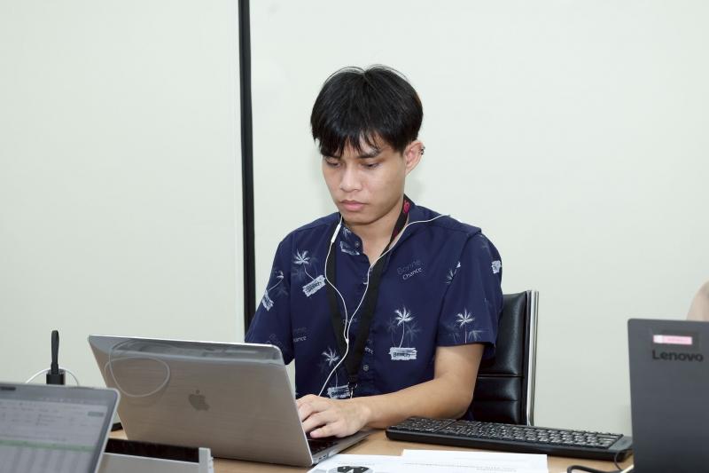 นางศิริลักษณ์ มีม�