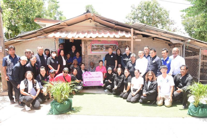 รมว.พม. ลงพื้นที่เ�