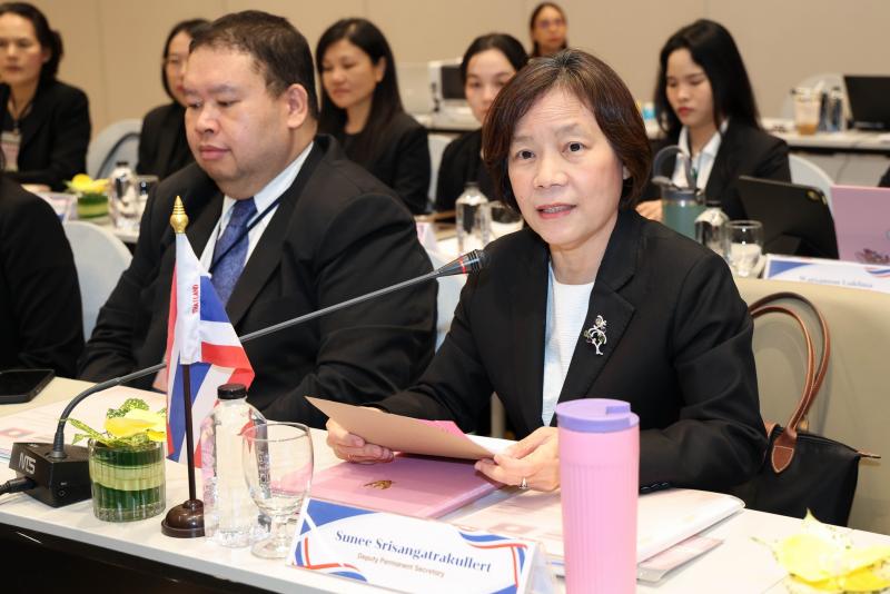 นางสาวสุนีย์ ศรีส�