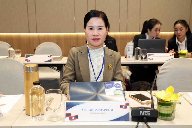 นางสาวสุนีย์ ศรีส�