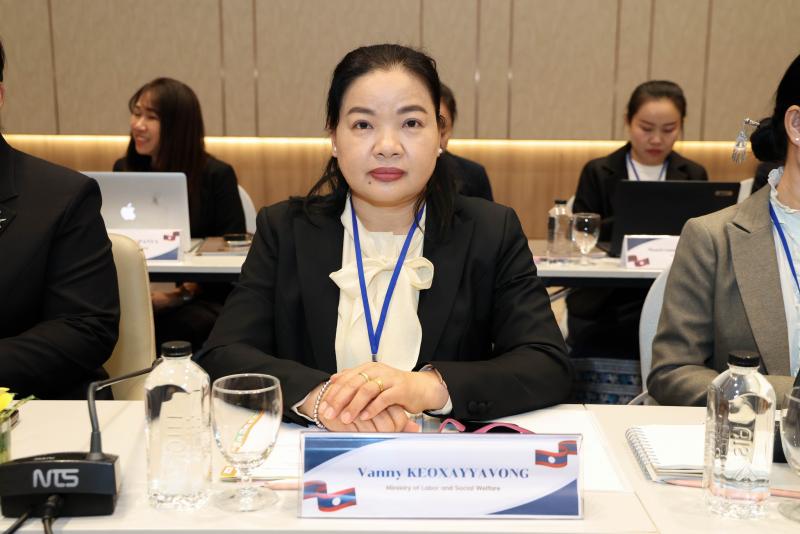 นางสาวสุนีย์ ศรีส�