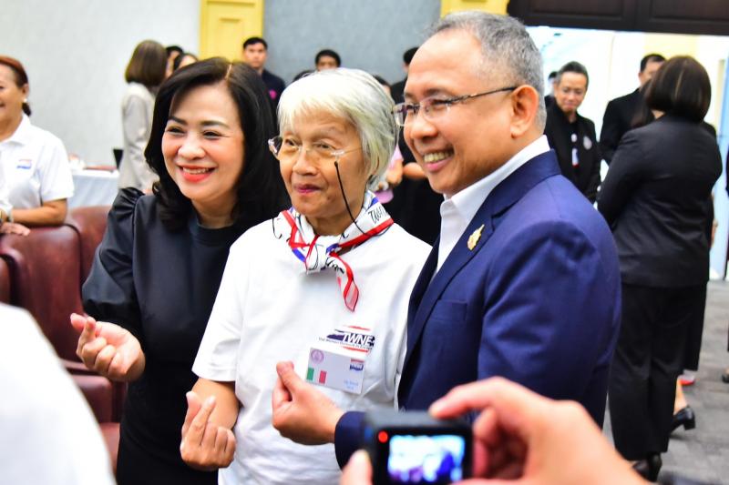 ปลัด พม. เป็นประธา�