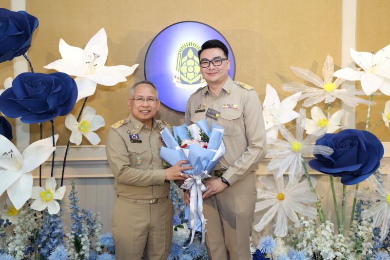 ปลัด พม. ร่วมแสดงค�