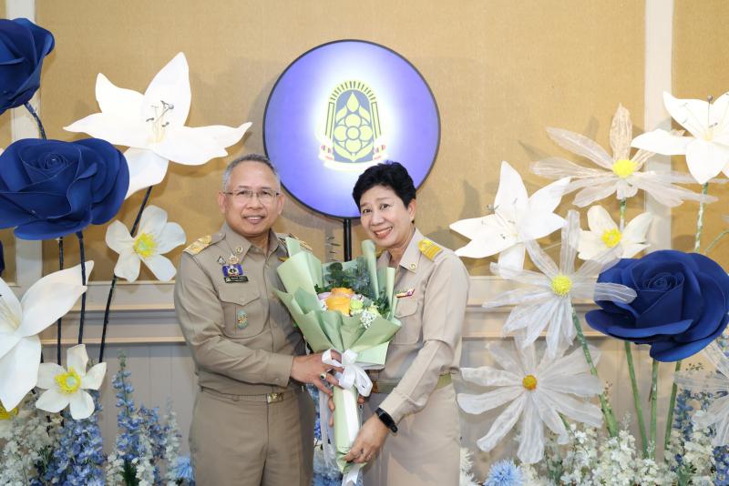 ปลัด พม. ร่วมแสดงค�