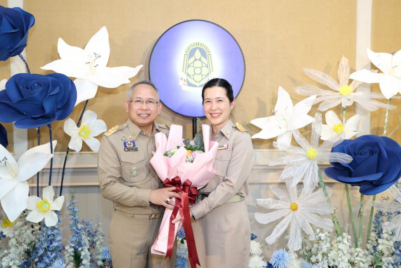 ปลัด พม. ร่วมแสดงค�